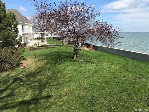 Lake Erie Buildable Lot