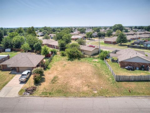 LAND - Moore, OK