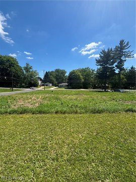 LAND - Akron, OH
