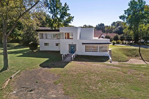 Frayser Bauhaus: Landmark Live/Work Space