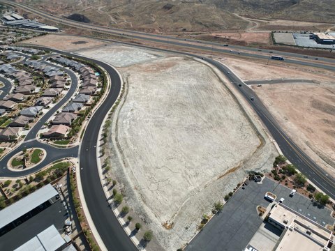 Commercial Land in St George