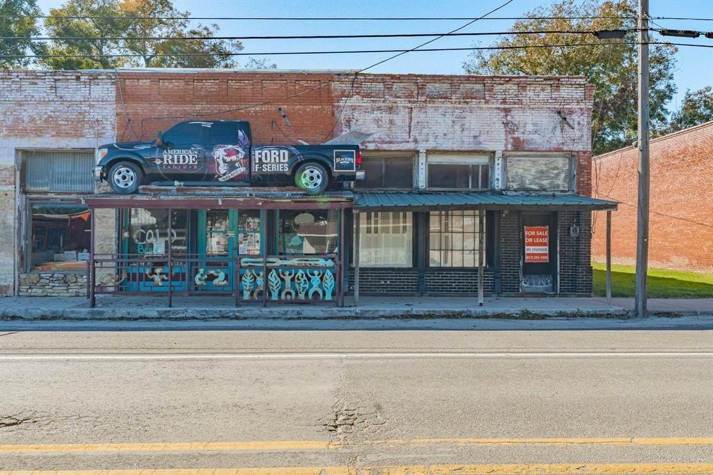 Legendary Restaurant Opportunity in Walnut Springs