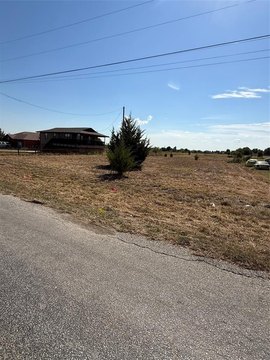 Land Parcel in Growing Alvarado