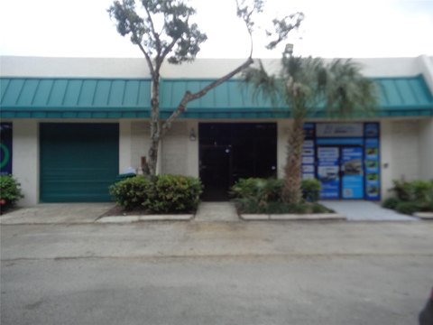 COMMERCIAL - Plantation, FL