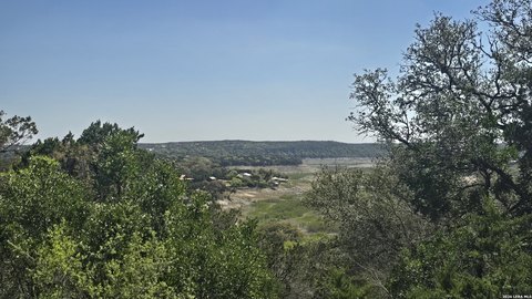 LAND - Lakehills, TX