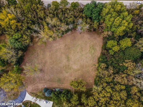 Residential Land in Desirable Neighborhood