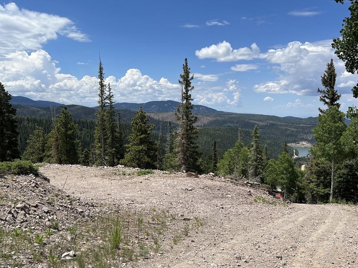 Land with Panoramic Mountain Views