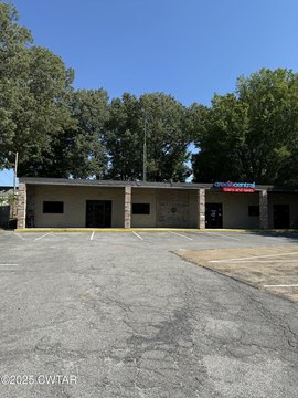 Humboldt Commercial Unit For Lease
