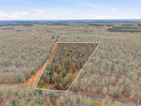 Vilonia Acreage: Wooded and Secluded