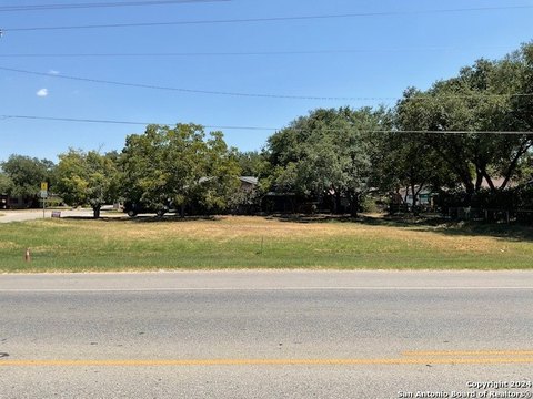 Land, Floresville, TX