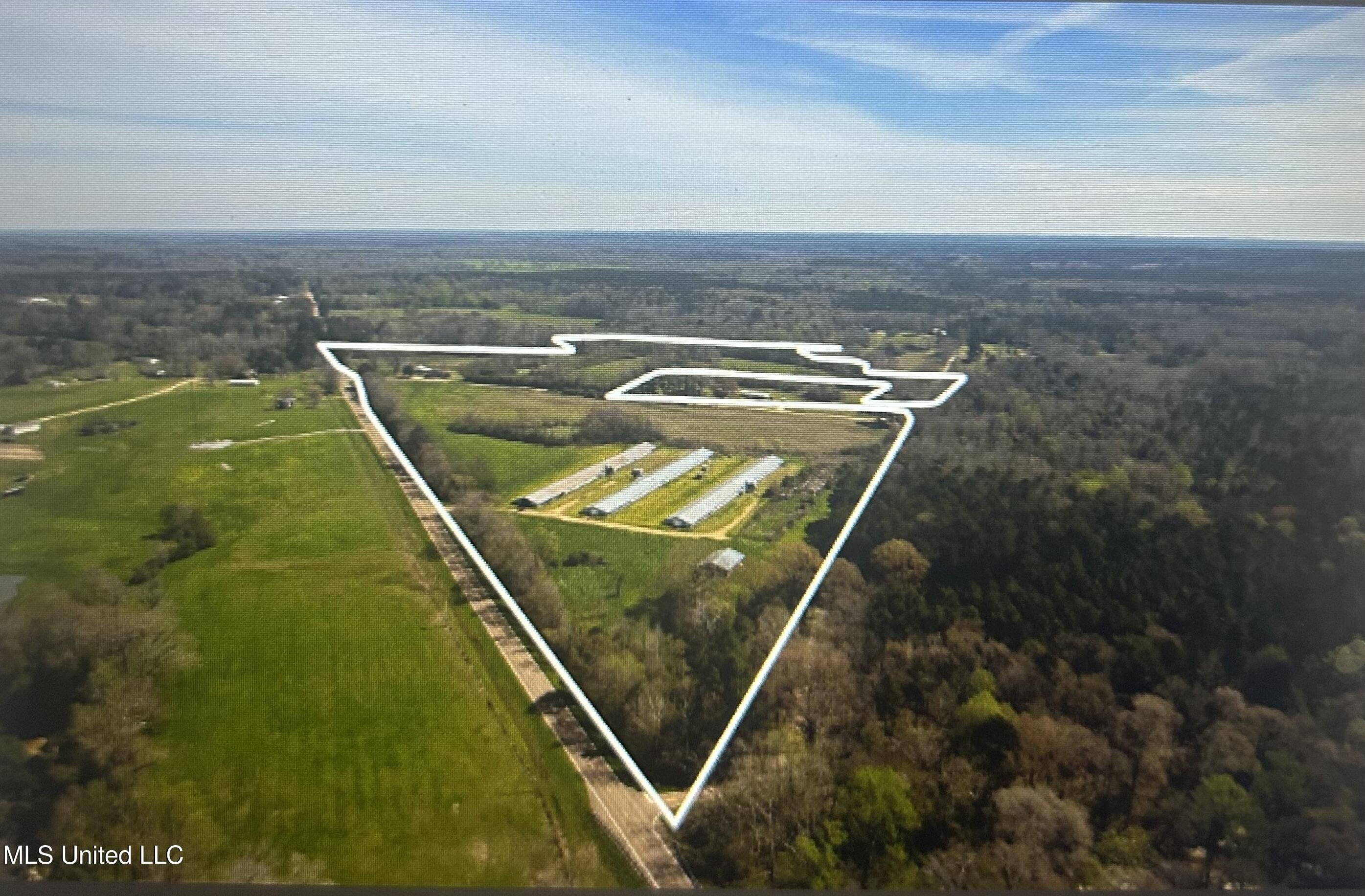 Versatile Land in Mendenhall, MS