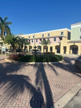 Retail Space in Shopping Center