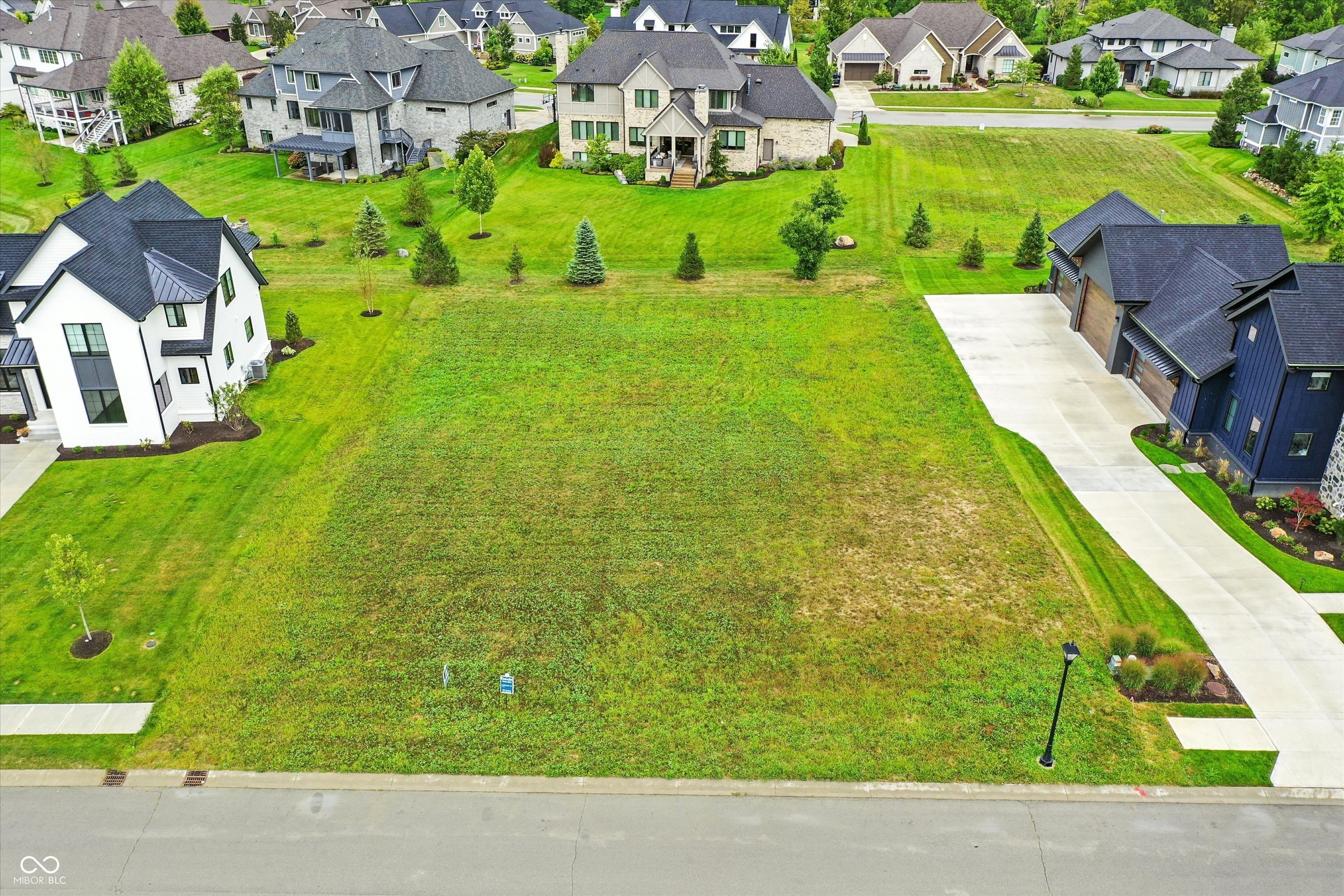 Residential Lots in Golf Community