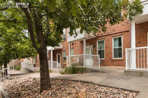 Urban Townhouse with Income Potential