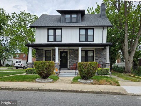 Triplex with Renovated Upper Units