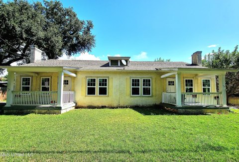 Biloxi Duplex: Investment Opportunity