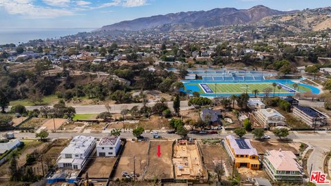 Land, Los Angeles, CA