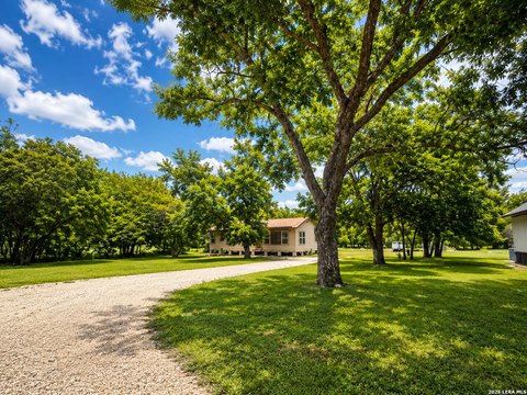 LAND - Hondo, TX