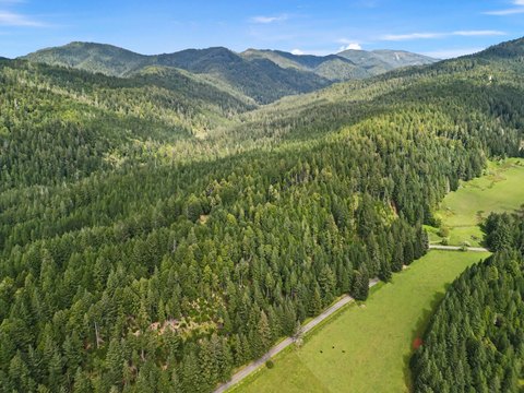 Secluded Land in Crescent City