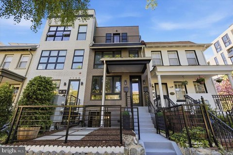 Luxury NoMa Multifamily Investment