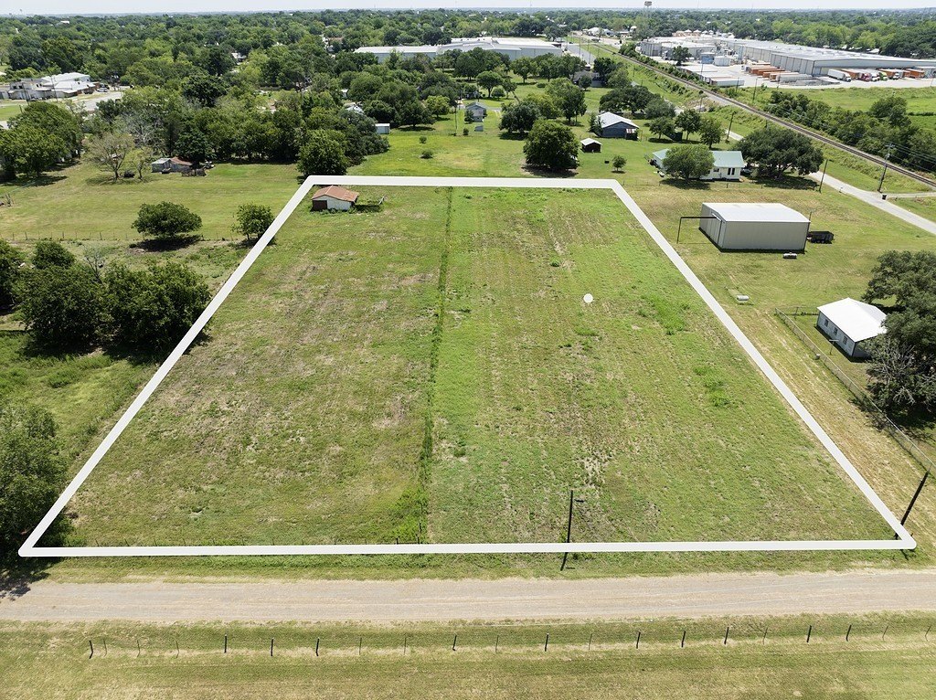 Schulenburg Acreage with Barn