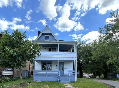 Remodeled Duplex With Two Vacant Units