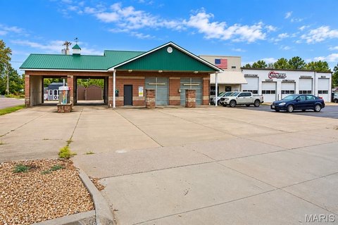 Four-Bay Car Wash