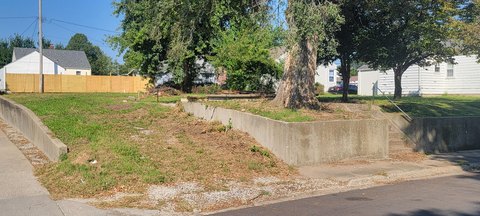 Land, Marshall, MO