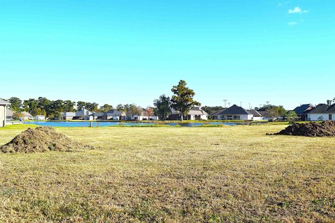 Land, Houma, LA