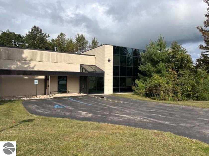 222 Industrial Park Dr, Elk Rapids, MI 49629