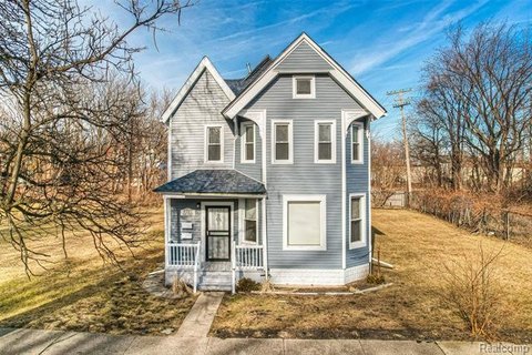 Renovated Detroit Duplex with Income