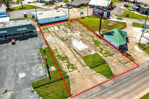 Prime Commercial Lot Near Downtown
