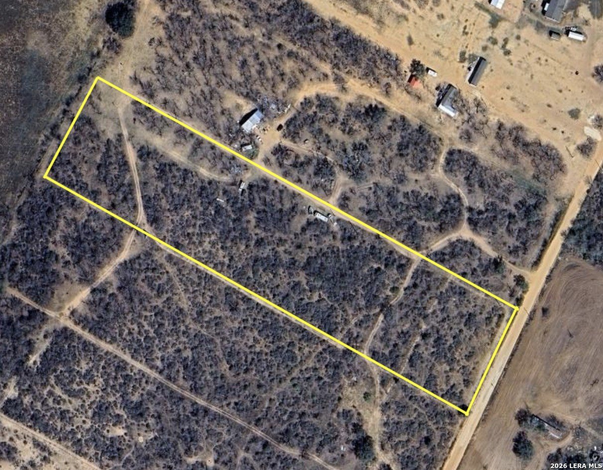 Residential Land in Bigfoot, TX