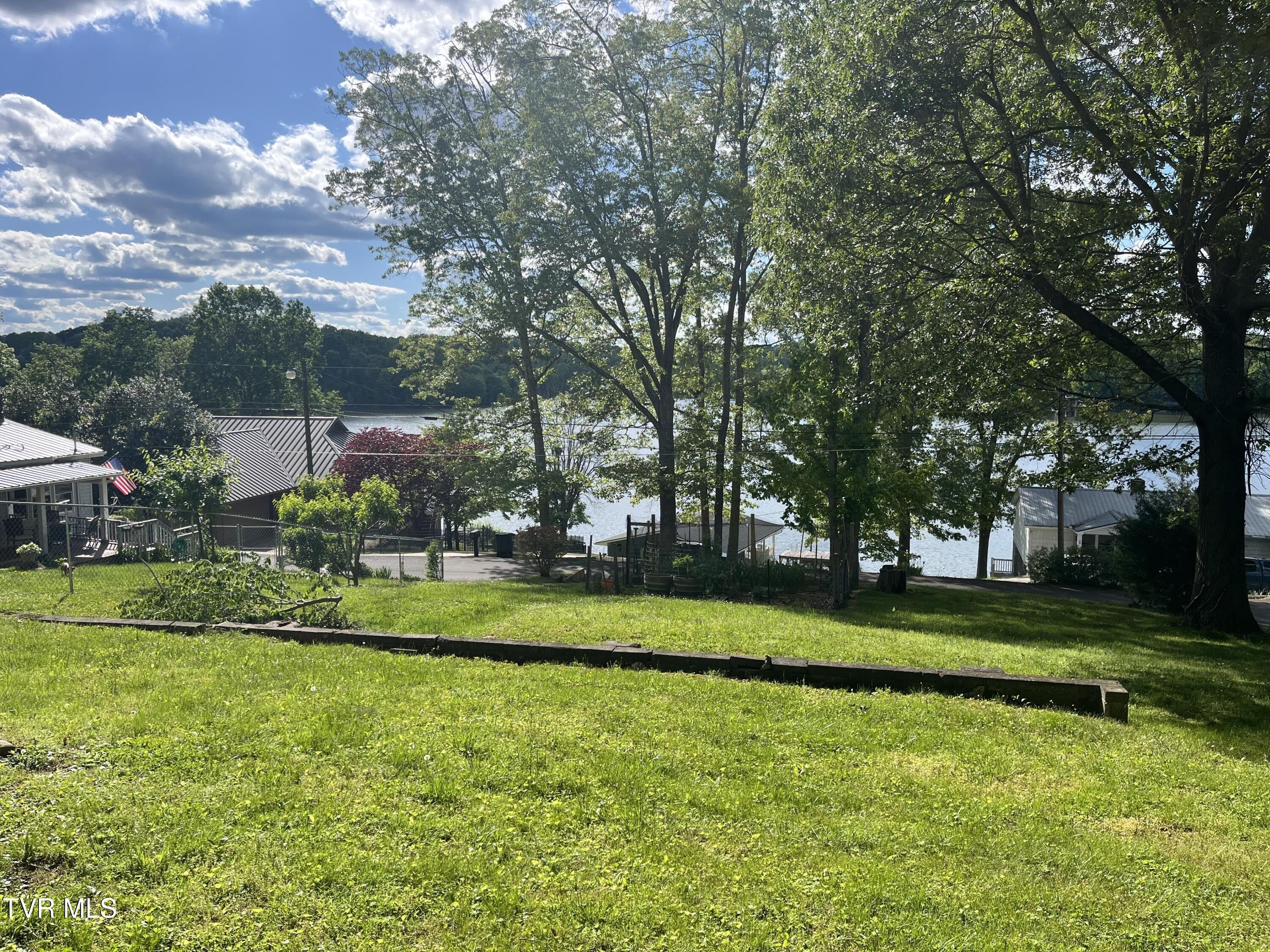 Land with Boone Lake View