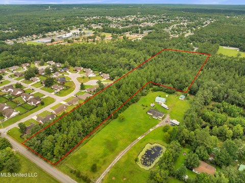 Secluded Wooded Homesite in Gulfport