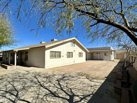 Multi-Family 4-Plex with Casita
