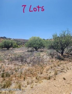 Land in Cordes Lakes, Arizona