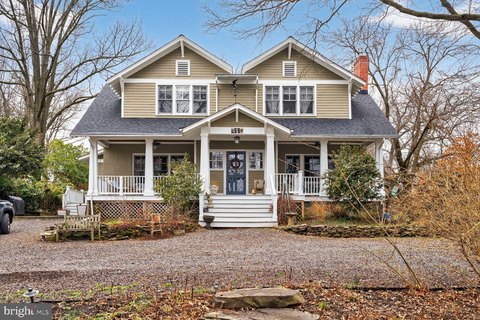 Renovated Farmhouse on Large Arlington Lot