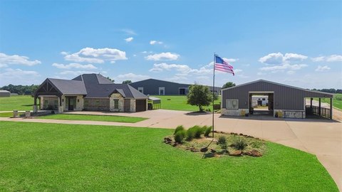 Equestrian Property with Covered Arena
