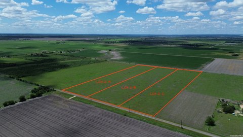 Land, Natalia, TX