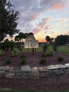 Spacious Corner Lot in Alva