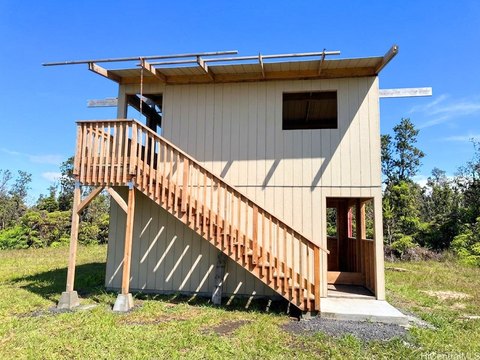 Off-Grid Cabin in Eden Roc