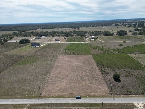 Land, Natalia, TX