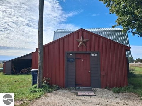 Flex Space with Pole Barn