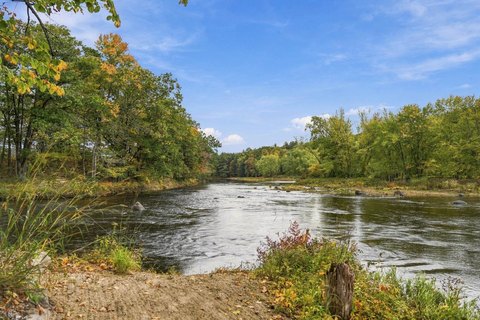 Land, Henniker, NH