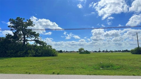 Commercial Land in Cape Coral