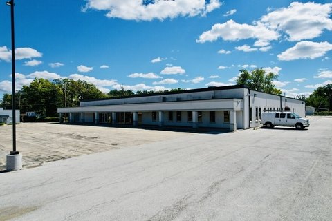 Free Standing Commercial Building