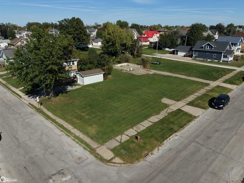 Marshalltown Double Lot Opportunity