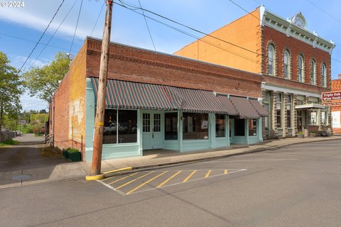 Historical Landmark Building in Oakland