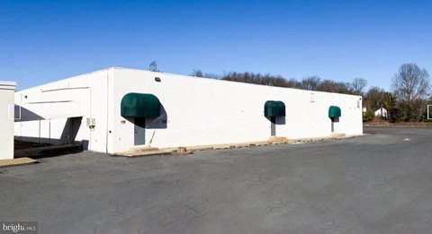 Industrial Flex Warehouse with Drive-In